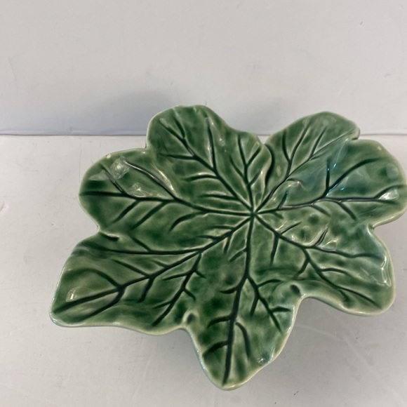 Handmade leaf trinket dish pottery ceramic bowl - Picture 4 of 9